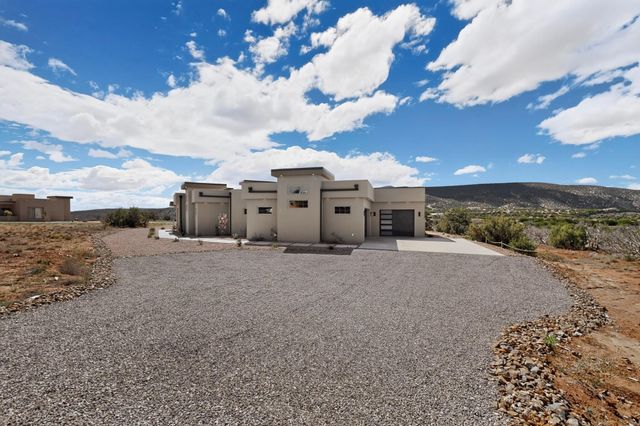263 Diamond Tail Road, Placitas, NM 87043