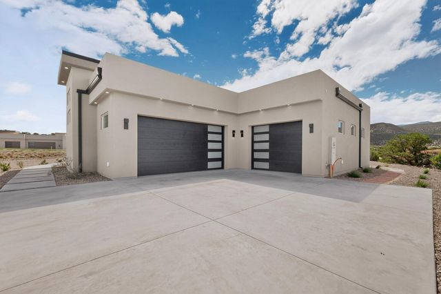263 Diamond Tail Road, Placitas, NM 87043