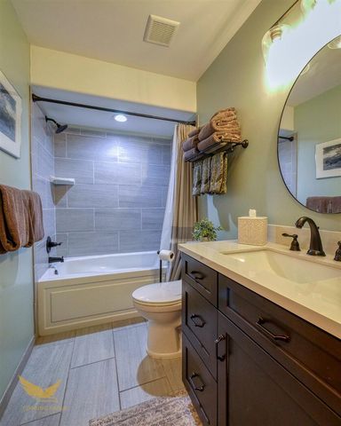 1583 Weymouth Street, West Bloomfield, MI 48324