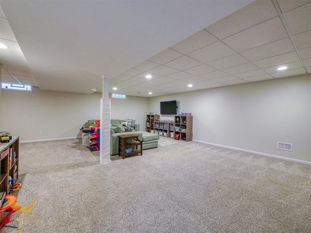 1583 Weymouth Street, West Bloomfield, MI 48324