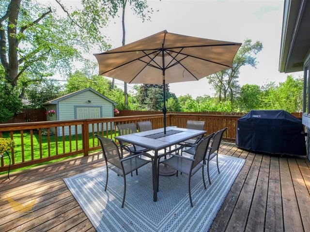 1583 Weymouth Street, West Bloomfield, MI 48324