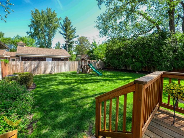 1583 Weymouth Street, West Bloomfield, MI 48324