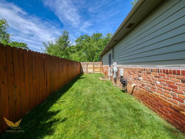 1583 Weymouth Street, West Bloomfield, MI 48324