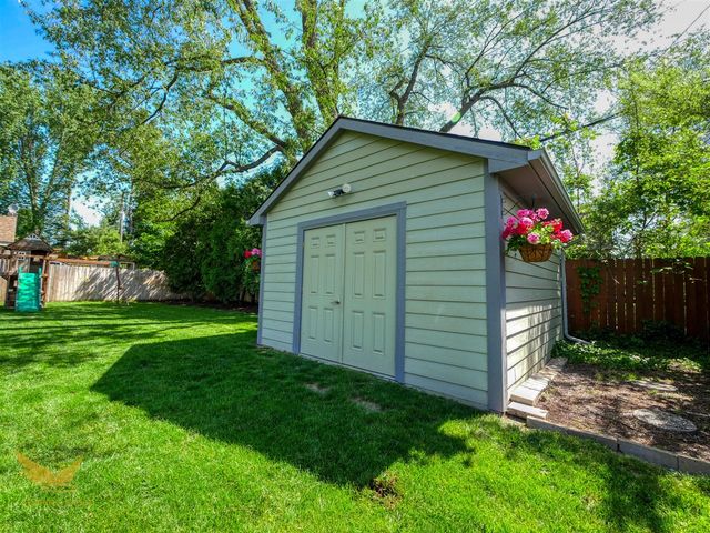 1583 Weymouth Street, West Bloomfield, MI 48324