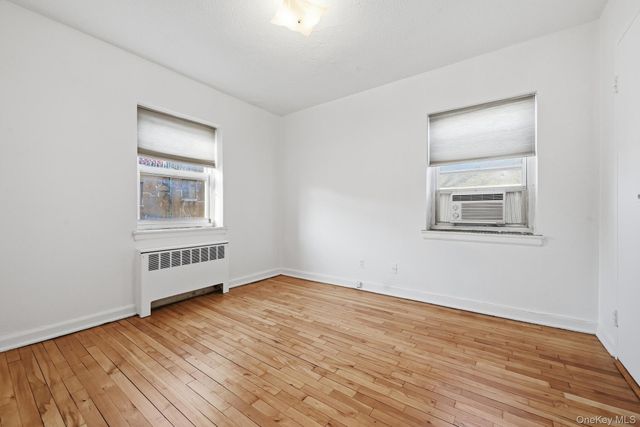 221 Middle Neck F6, Great Neck, NY 11021