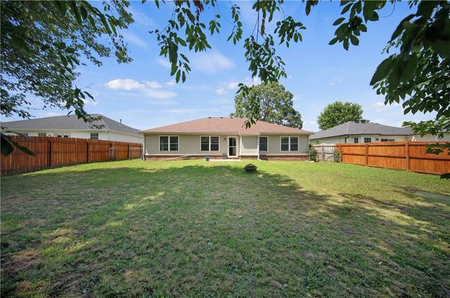 903 Tyra Lane, Centerton, AR 72719