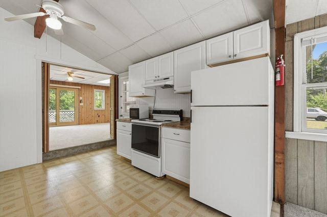 272 Glen Charlie Rd, Wareham, MA 02538