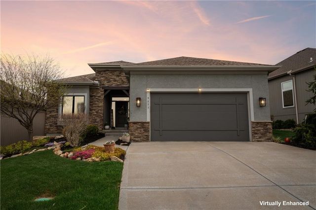9853 Hollis Lane, Lenexa, KS 66227