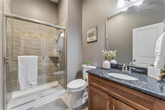 9853 Hollis Lane, Lenexa, KS 66227