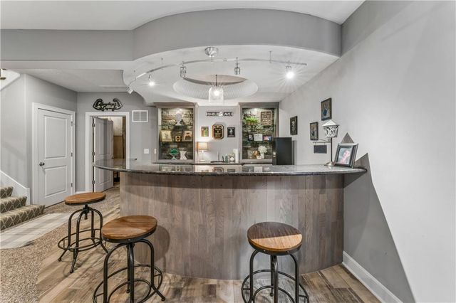 9853 Hollis Lane, Lenexa, KS 66227