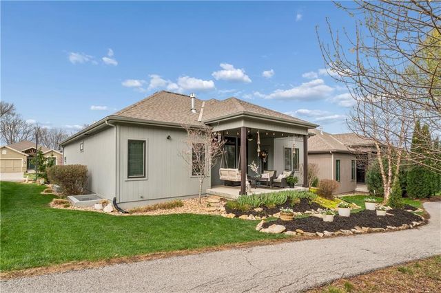 9853 Hollis Lane, Lenexa, KS 66227