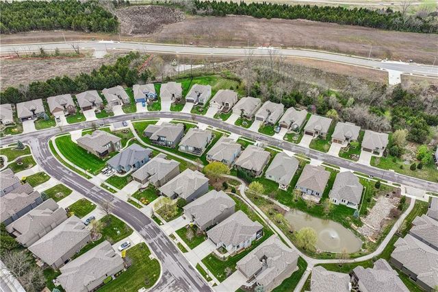 9853 Hollis Lane, Lenexa, KS 66227