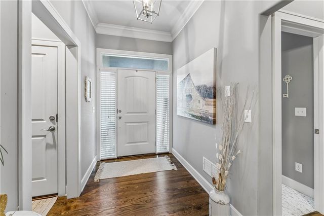 9853 Hollis Lane, Lenexa, KS 66227