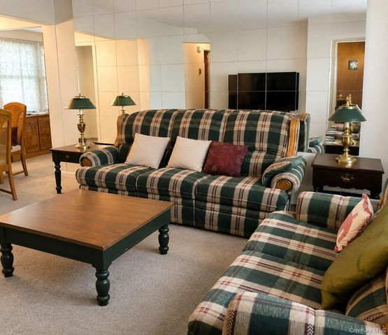 352 Boundary Avenue, Massapequa, NY 11758