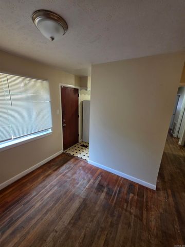 89 Broadmoor Dr, Little Rock, AR 72204