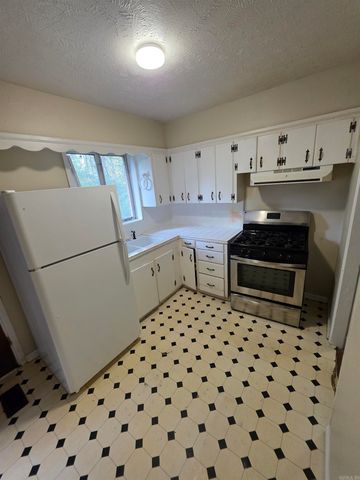 89 Broadmoor Dr, Little Rock, AR 72204