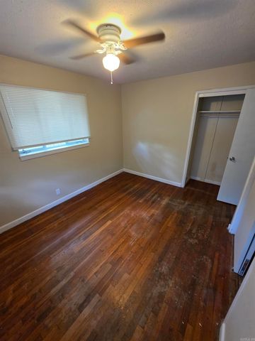 89 Broadmoor Dr, Little Rock, AR 72204