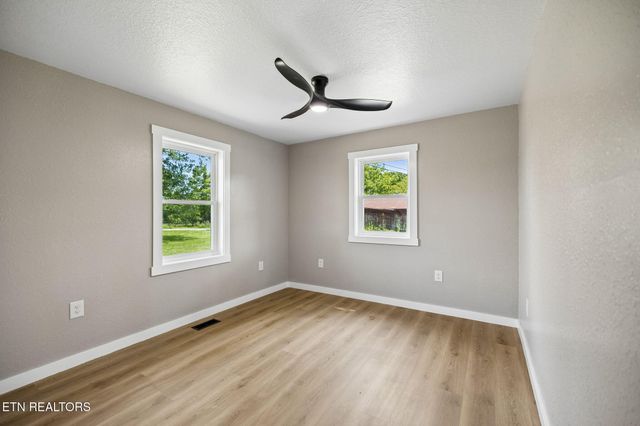 1509 Ted Davis Rd, Crossville, TN 38572
