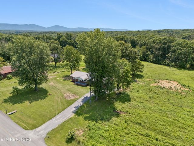1509 Ted Davis Rd, Crossville, TN 38572