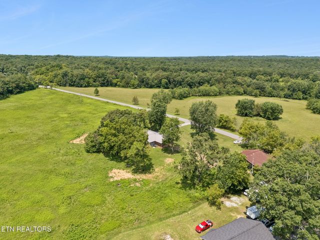 1509 Ted Davis Rd, Crossville, TN 38572