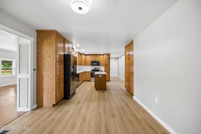 1509 Ted Davis Rd, Crossville, TN 38572