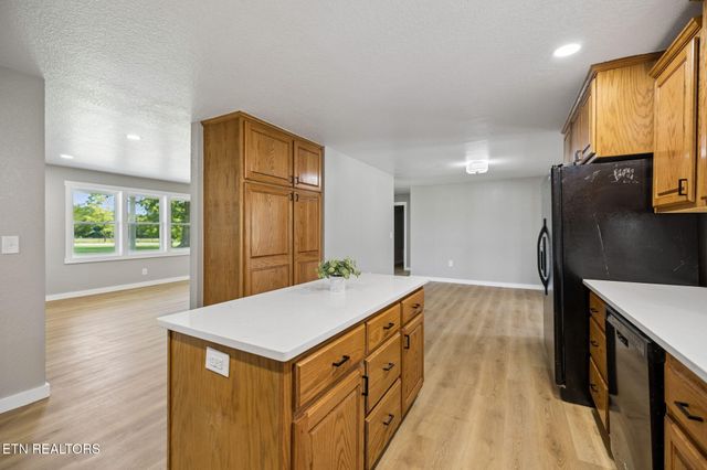 1509 Ted Davis Rd, Crossville, TN 38572