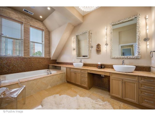 1919 S Prairie Avenue 3, Chicago, IL 60616