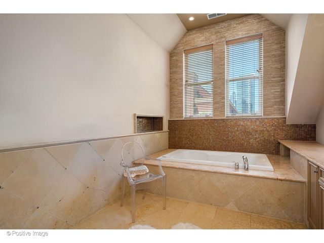 1919 S Prairie Avenue 3, Chicago, IL 60616