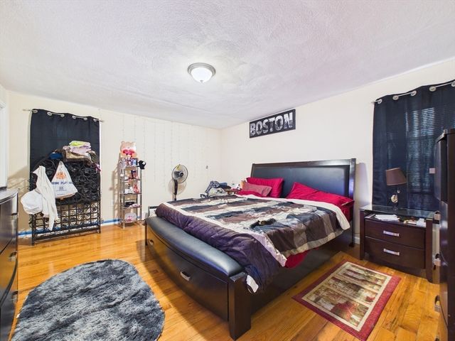 849 Crane Ave S, Taunton, MA 02780