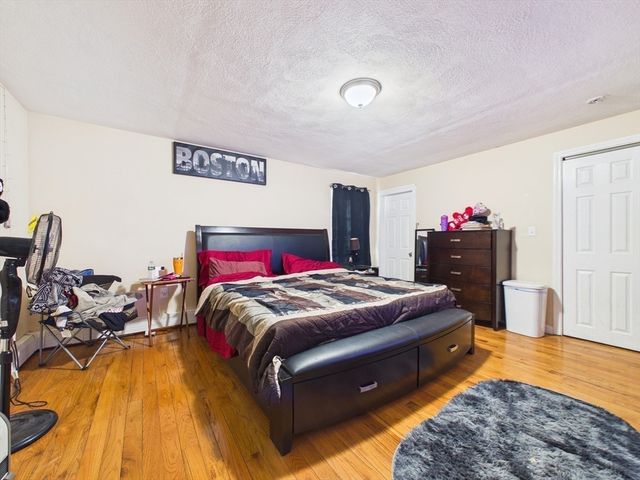 849 Crane Ave S, Taunton, MA 02780