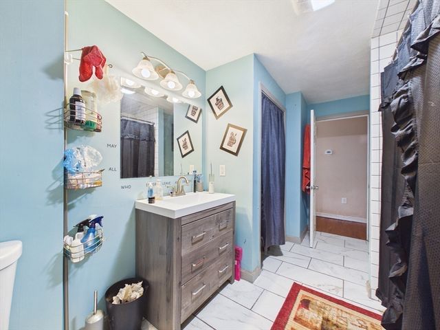 849 Crane Ave S, Taunton, MA 02780