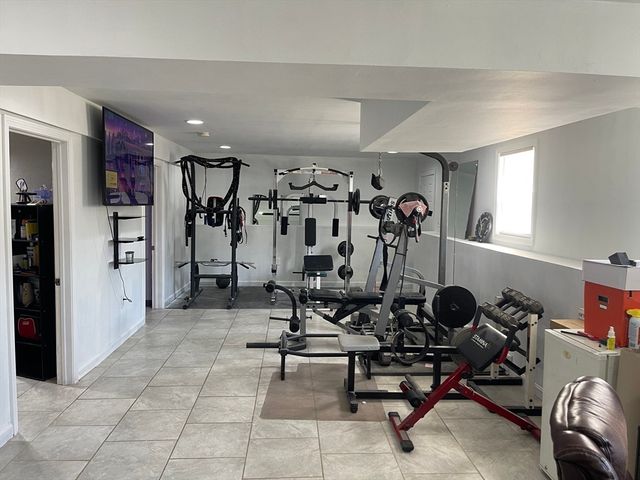 849 Crane Ave S, Taunton, MA 02780