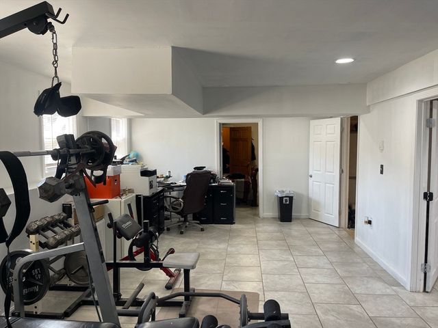 849 Crane Ave S, Taunton, MA 02780