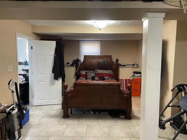 849 Crane Ave S, Taunton, MA 02780