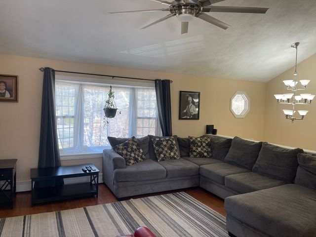 849 Crane Ave S, Taunton, MA 02780