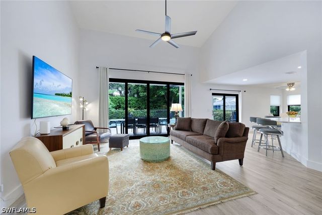 335 Lambton LN, Naples, FL 34104