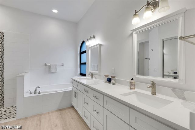 335 Lambton LN, Naples, FL 34104