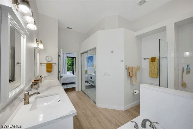 335 Lambton LN, Naples, FL 34104