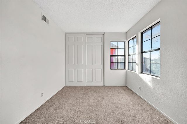 2820 E Avenue S S, Palmdale, CA 93550