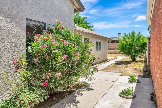 2820 E Avenue S S, Palmdale, CA 93550