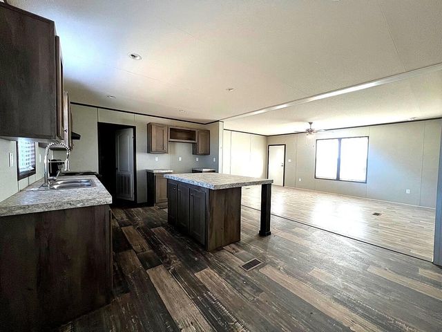 6901 Pr Henry, Shallowater, TX 79363