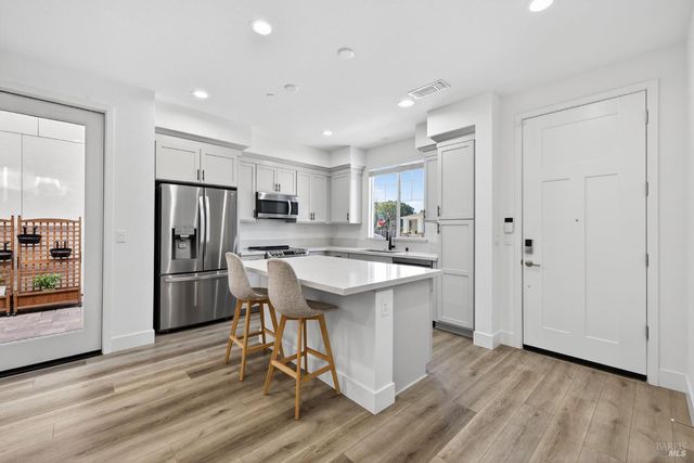 2782 Bella Cir, Santa Rosa, CA 95407