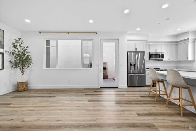 2782 Bella Cir, Santa Rosa, CA 95407