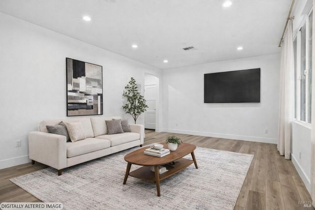 2782 Bella Cir, Santa Rosa, CA 95407