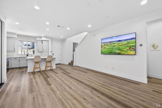 2782 Bella Cir, Santa Rosa, CA 95407