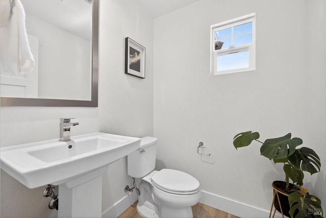 2782 Bella Cir, Santa Rosa, CA 95407