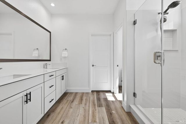 2782 Bella Cir, Santa Rosa, CA 95407