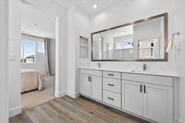 2782 Bella Cir, Santa Rosa, CA 95407