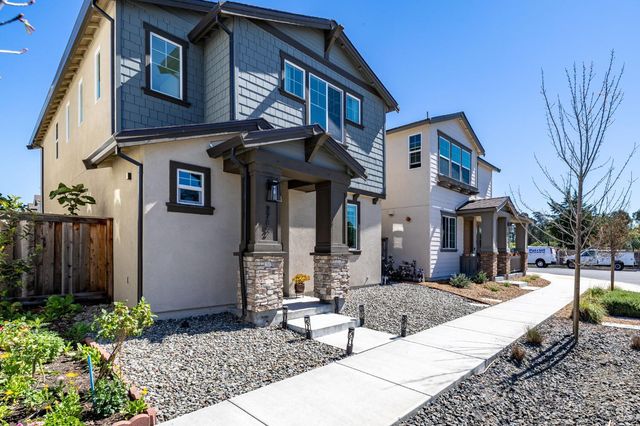 2782 Bella Cir, Santa Rosa, CA 95407