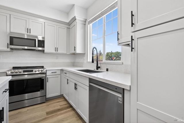 2782 Bella Cir, Santa Rosa, CA 95407